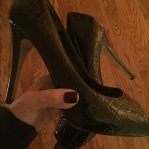 Size 7 1/2 Nine West heels